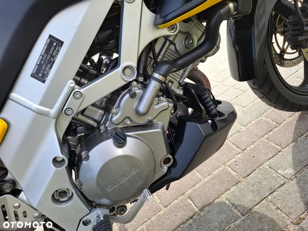 Suzuki V-STROM - 17