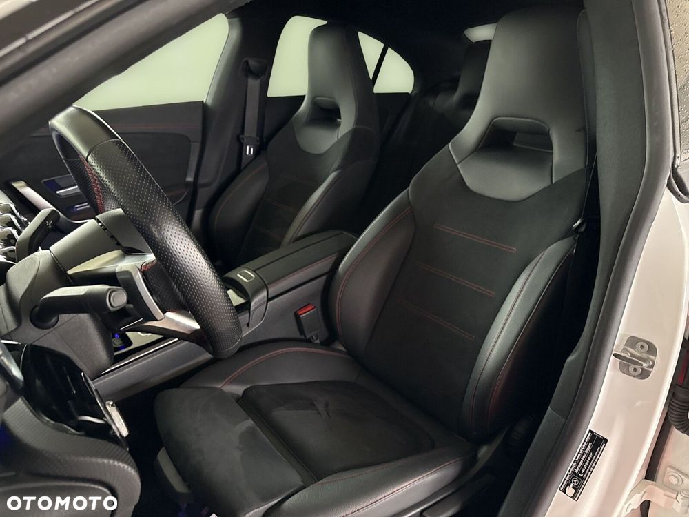 Mercedes-Benz CLA - 16