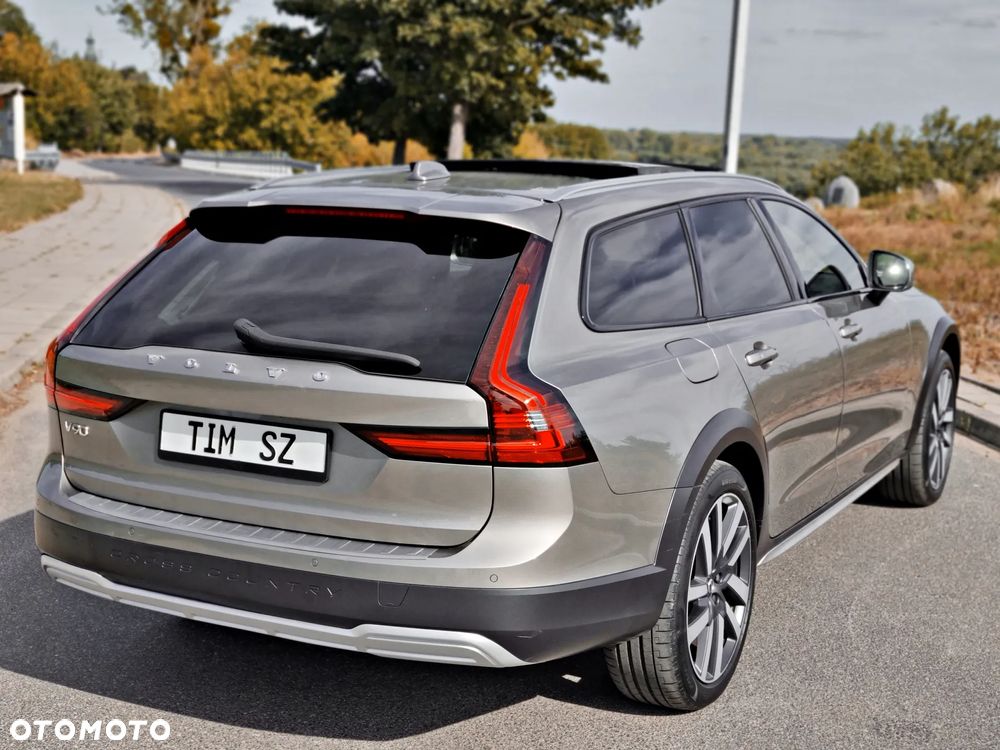 Volvo V90 Cross Country B5 D AWD Ultimate - 3