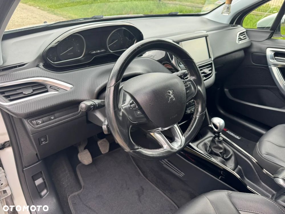 Peugeot 2008 - 11
