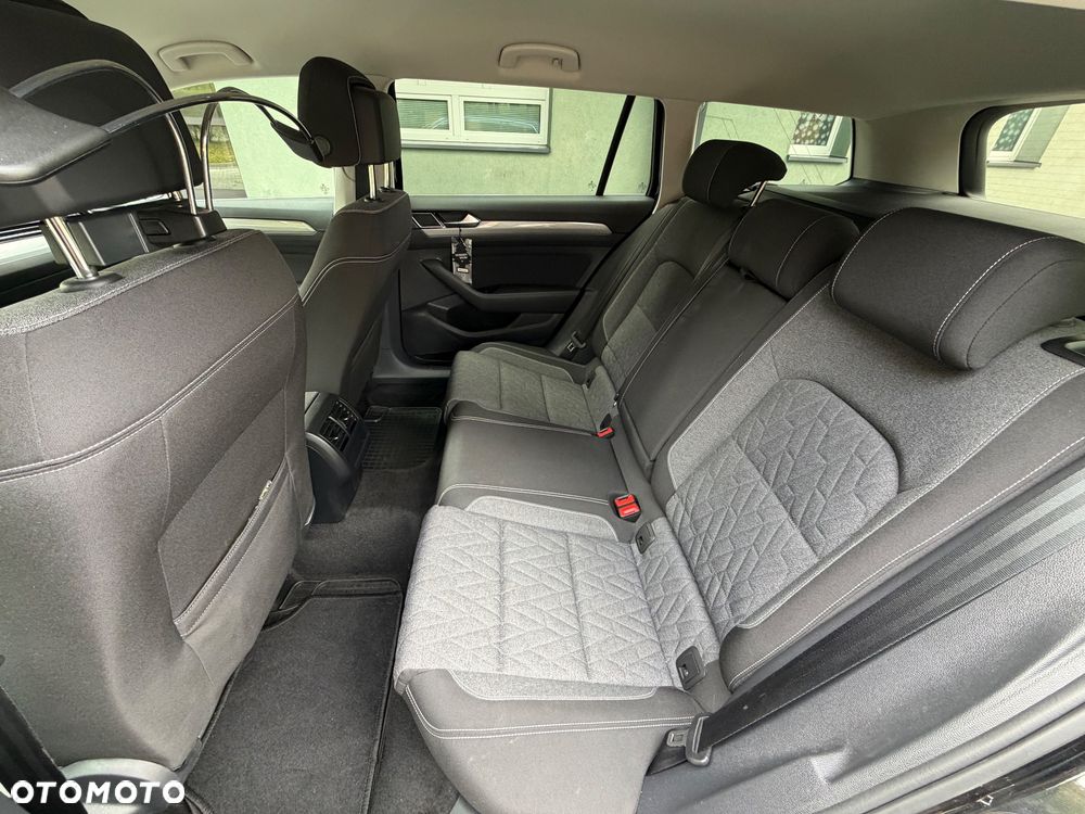 Volkswagen Passat - 22