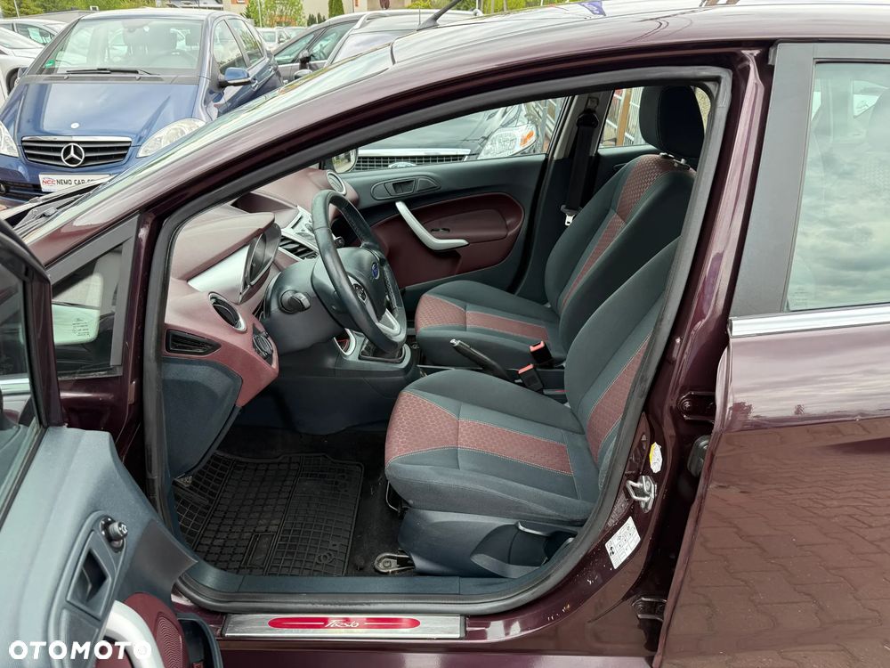 Ford Fiesta 1.25 Celebration - 13