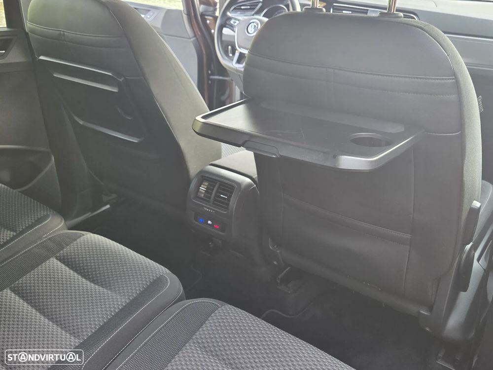 VW Touran 2.0 TDI Highline DSG - 23