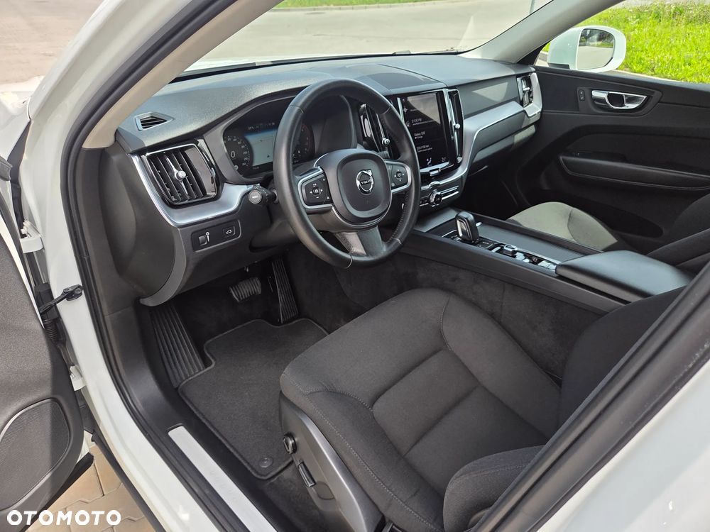 Volvo XC 60 B4 D AWD Geartronic Momentum - 8