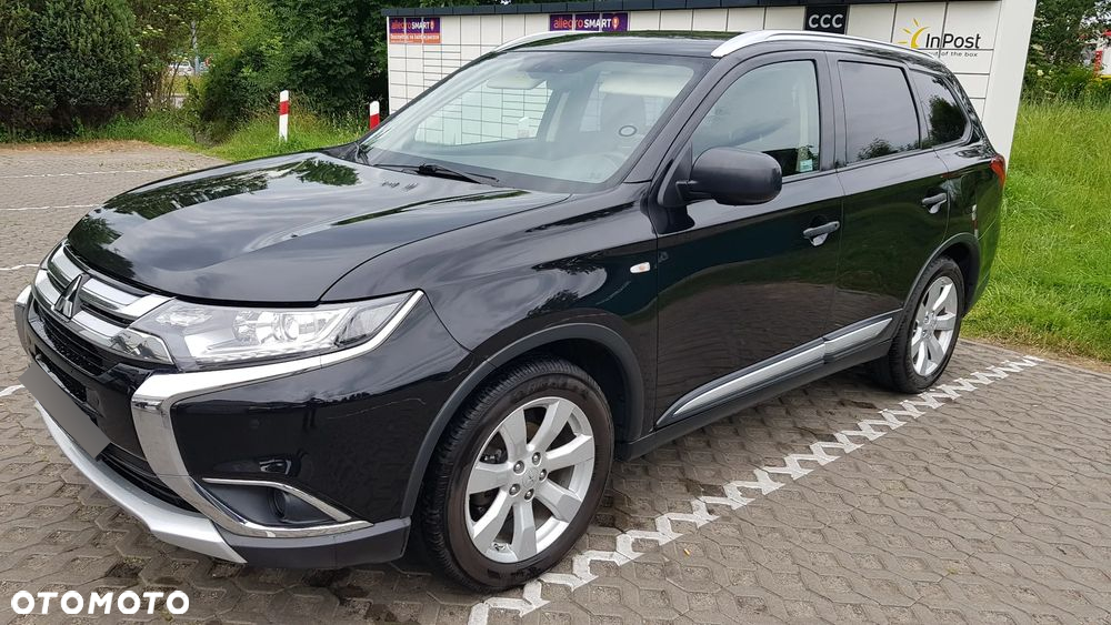 Mitsubishi Outlander 2.0 Invite + 2WD - 3