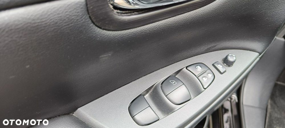 Nissan Pulsar 1.2 DIG-T Xtronic N-Connecta - 25