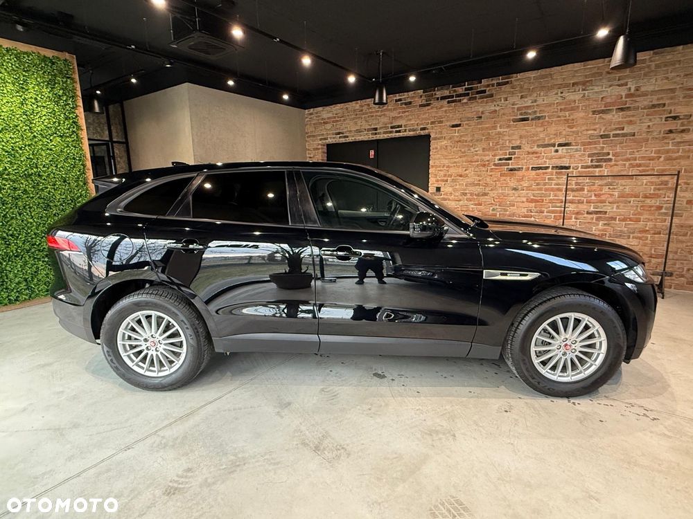 Jaguar F-Pace 35t AWD Pure - 4
