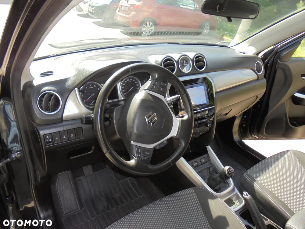 Suzuki Vitara 1.6 Comfort 2WD - 19