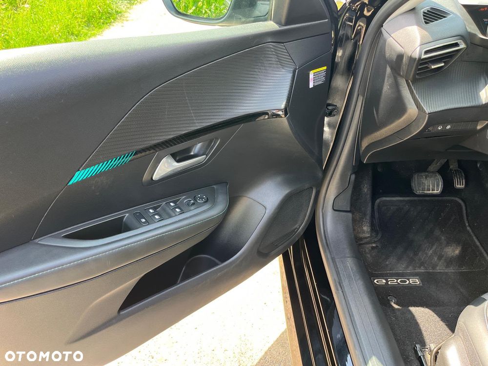 Peugeot 208 - 11