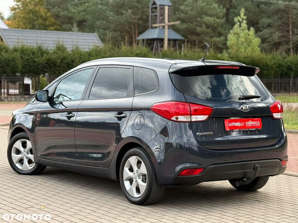 Kia Carens - 11