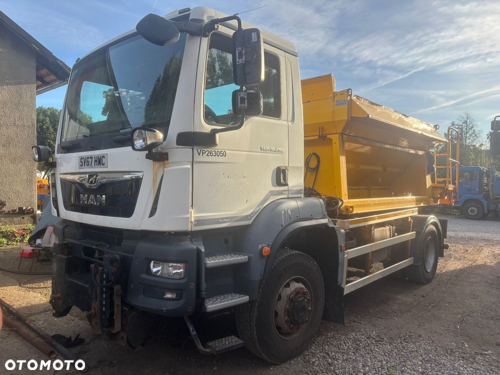 MAN TGM 18.290 4X4BB PIASKARKA SOLARKA Schmidt