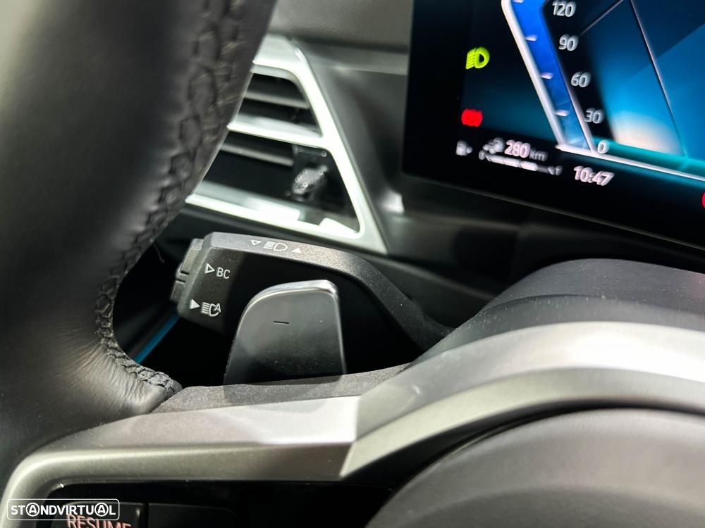 BMW 330 e Pack Desportivo M Auto - 36