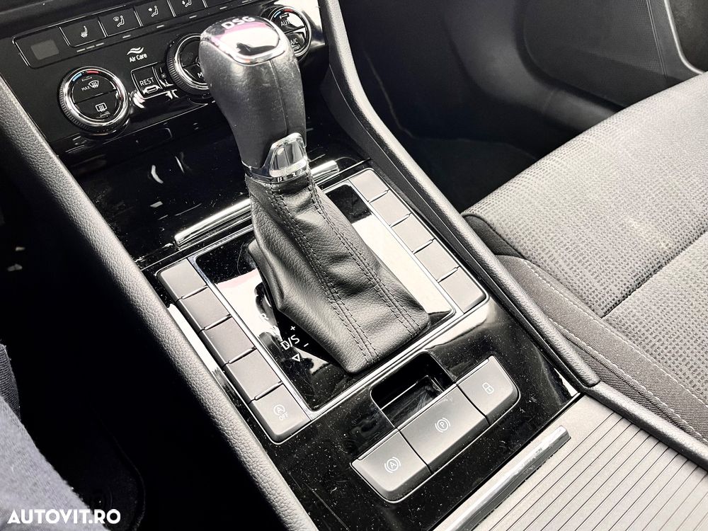 Skoda Superb 2.0 TDI DSG Sportline - 27