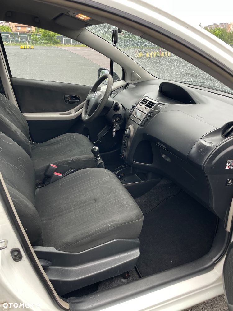 Toyota Yaris 1.4 D-4D Premium - 22