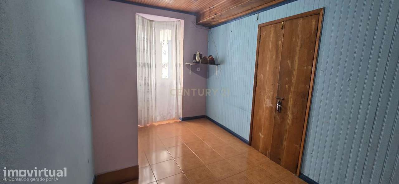 Moradia com potencial para 2 habitações | Investimento | Ribeira Quent - Grande imagem: 5/17