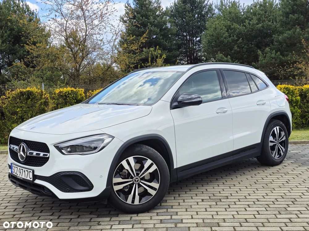 Mercedes-Benz GLA 200 Progressive - 2