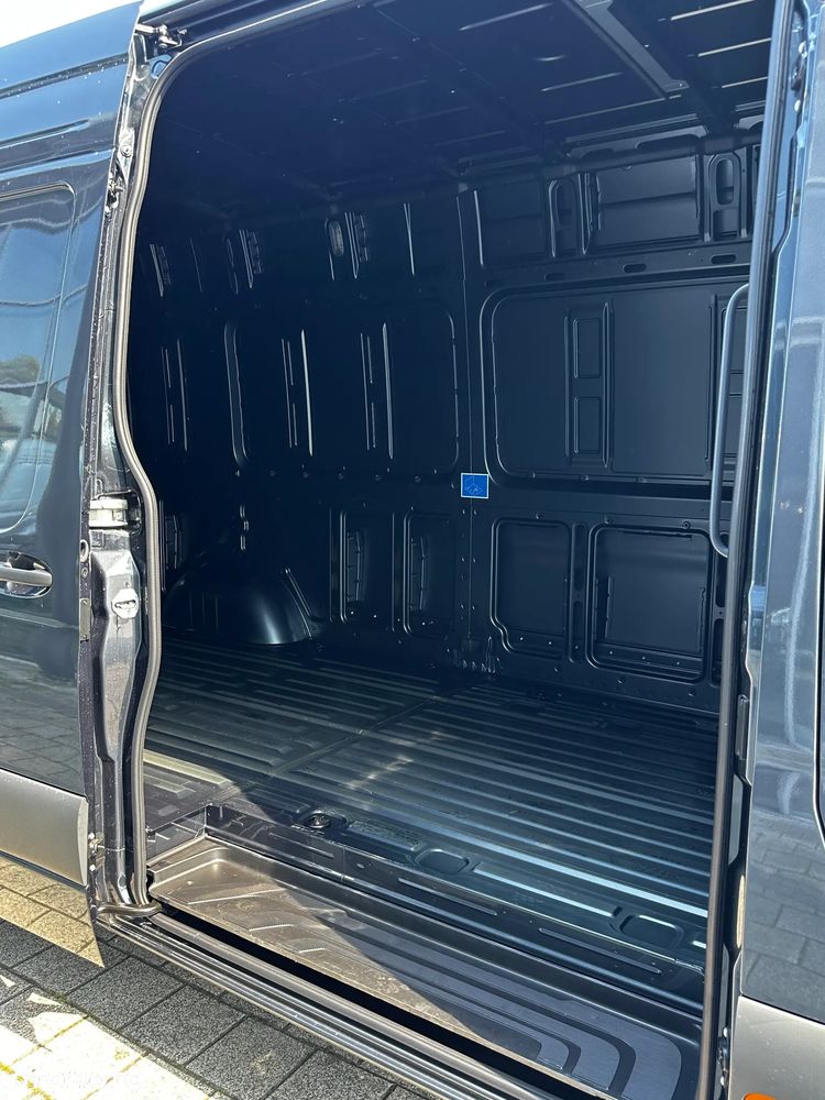 Mercedes-Benz Sprinter - 30