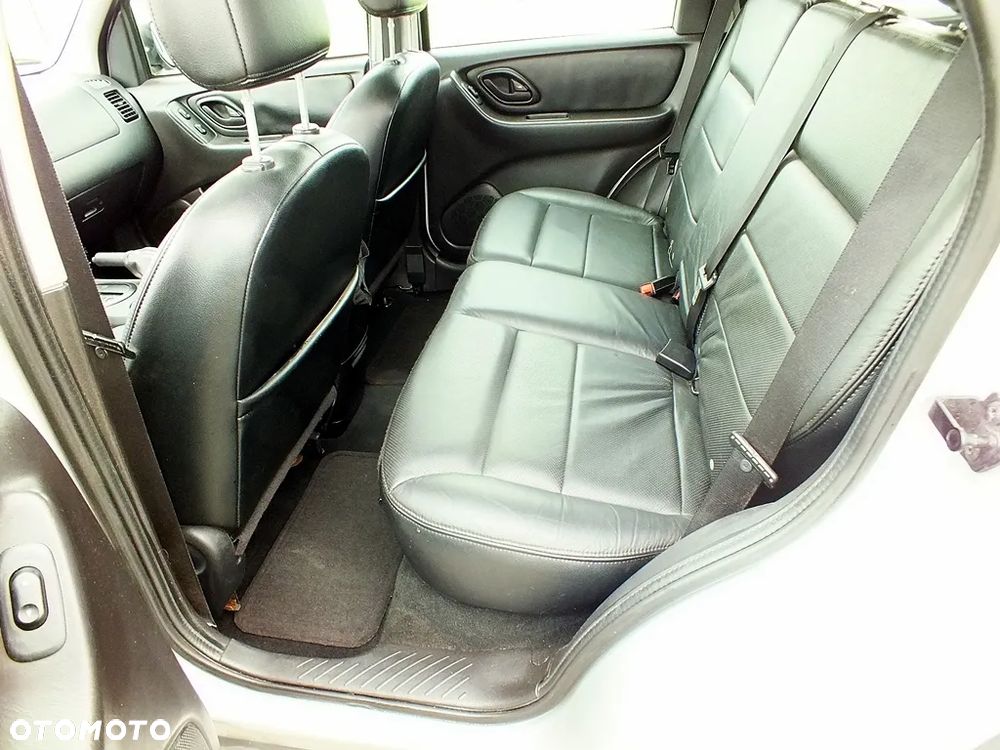 Ford Maverick V6 Limited - 15