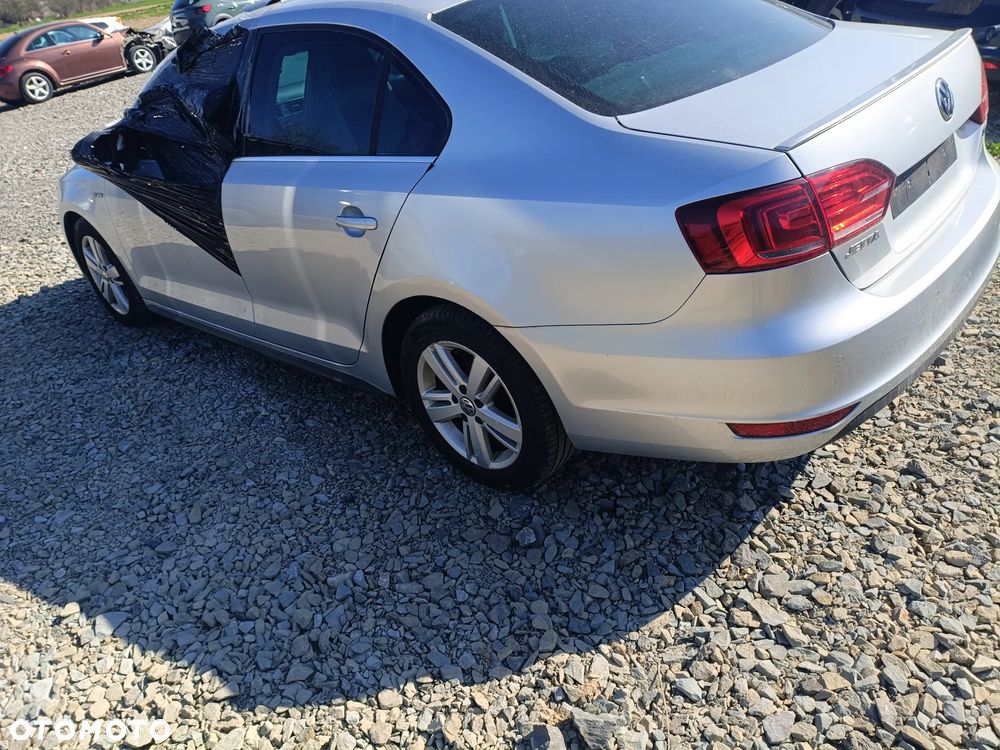Volkswagen Jetta 1.4 DSG Comfortline - 6