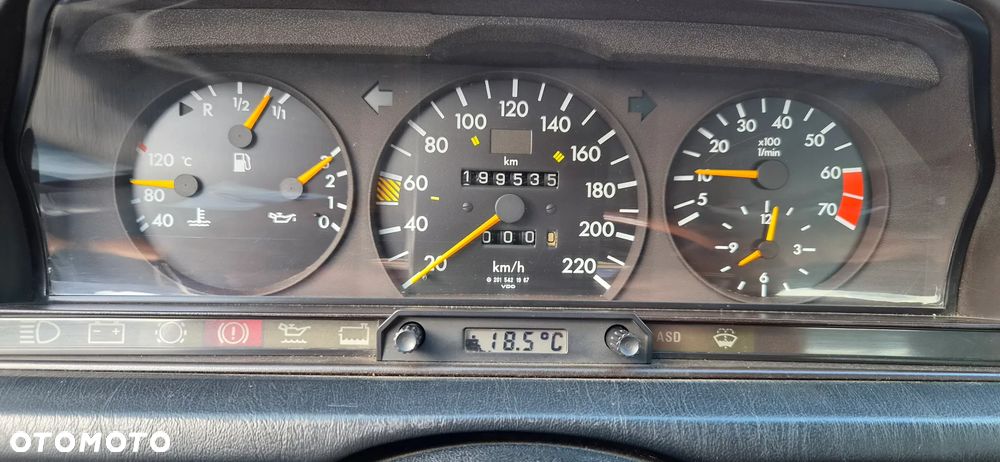 Mercedes-Benz W201 (190) - 8