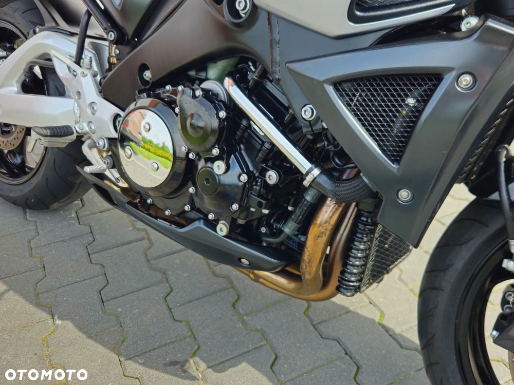 Suzuki GSX - 35
