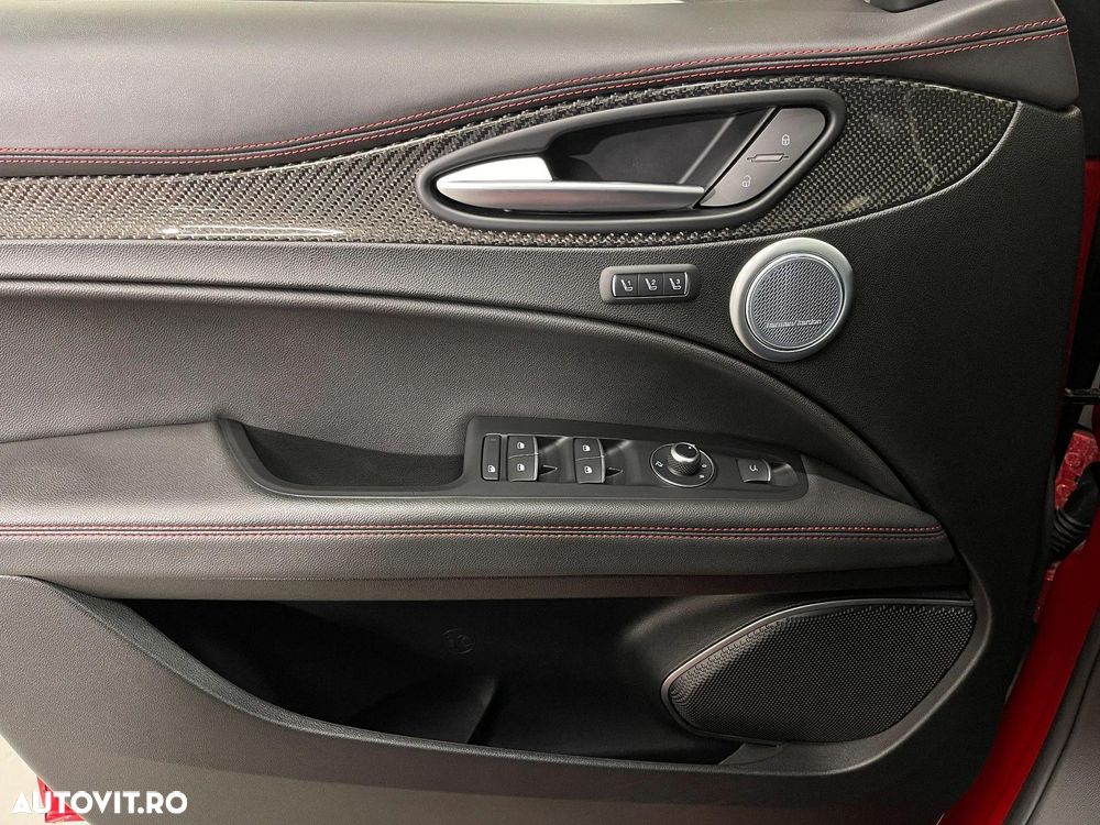 Alfa Romeo Stelvio 2.9 V6 Turbo AWD AT8 Quadrifoglio - 29