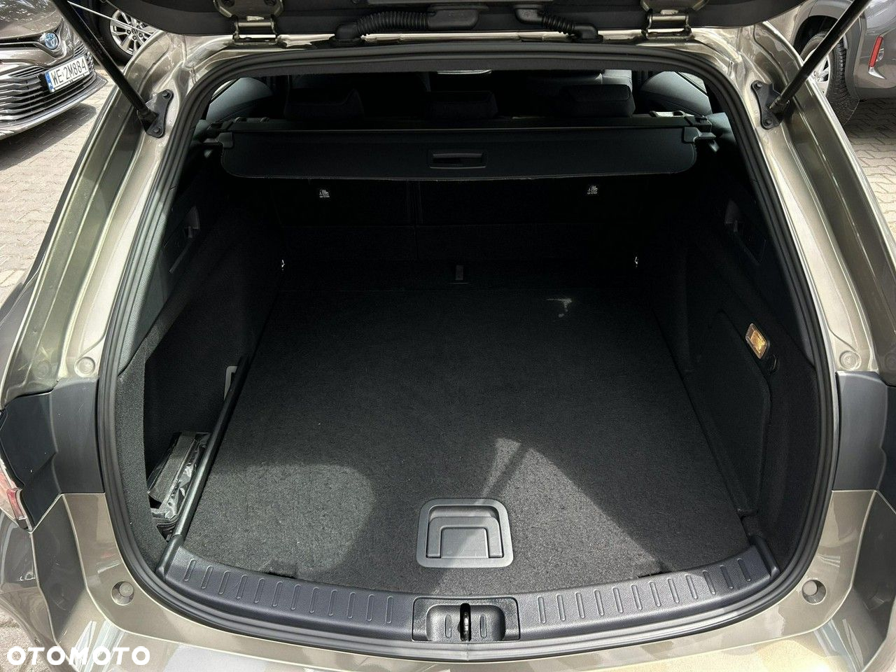 Toyota Corolla - 12
