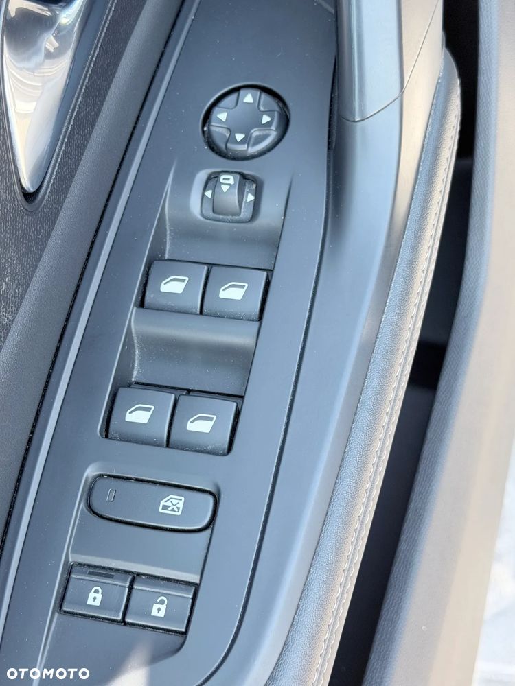 Peugeot 308 BlueHDi 130 EAT8 Allure Pack - 17