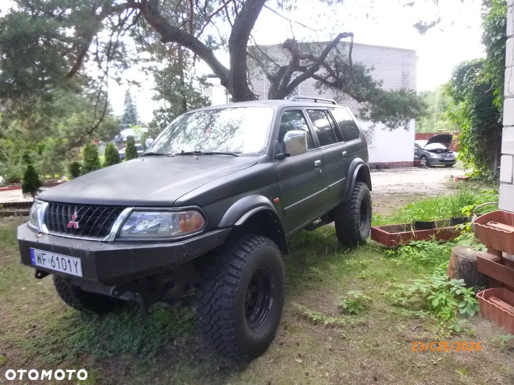 Mitsubishi Pajero - 1