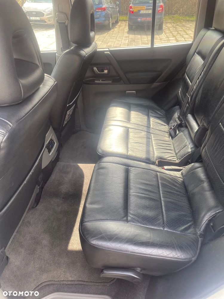 Mitsubishi Montero 3.8 Limited - 9