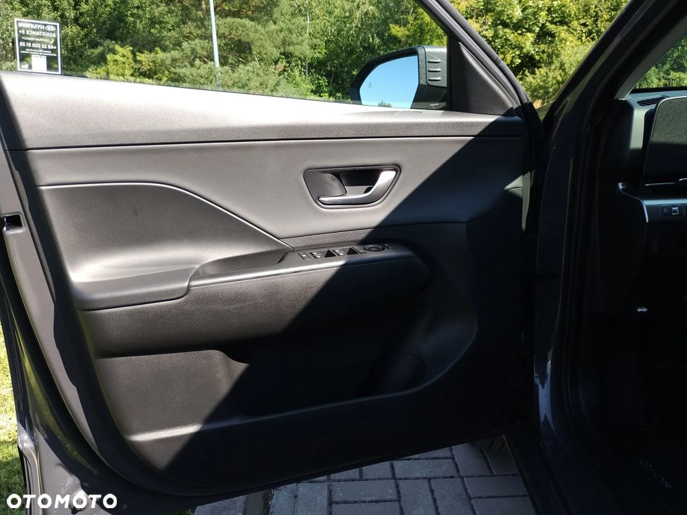 Hyundai Kona 65kWh Executive - 10