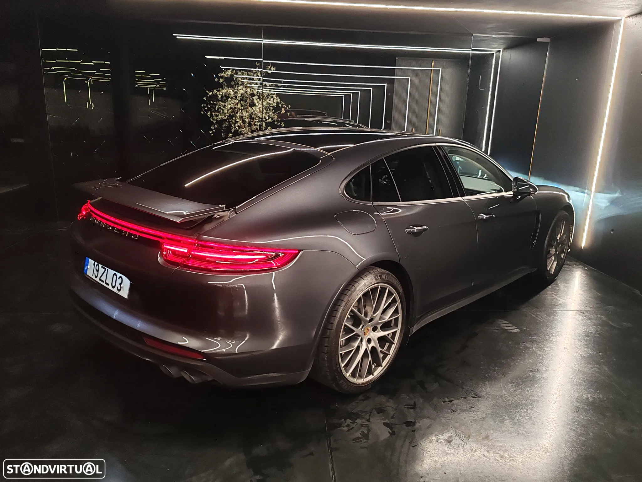 Porsche Panamera 4 E-Hybrid - 10