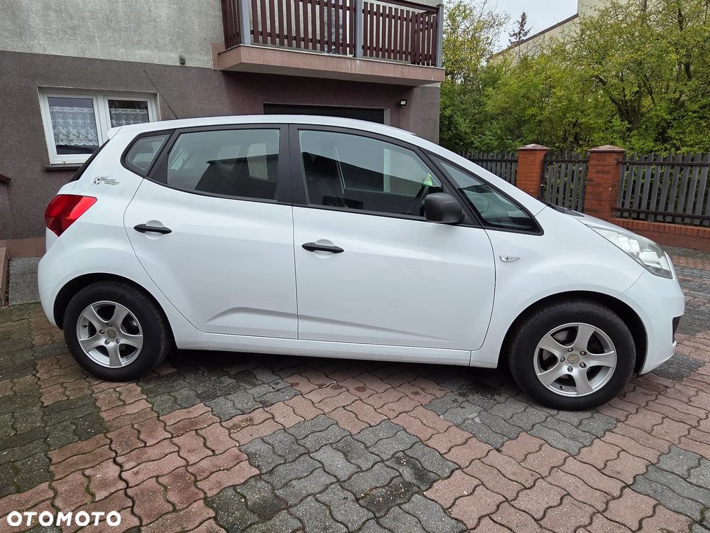 Kia Venga - 10