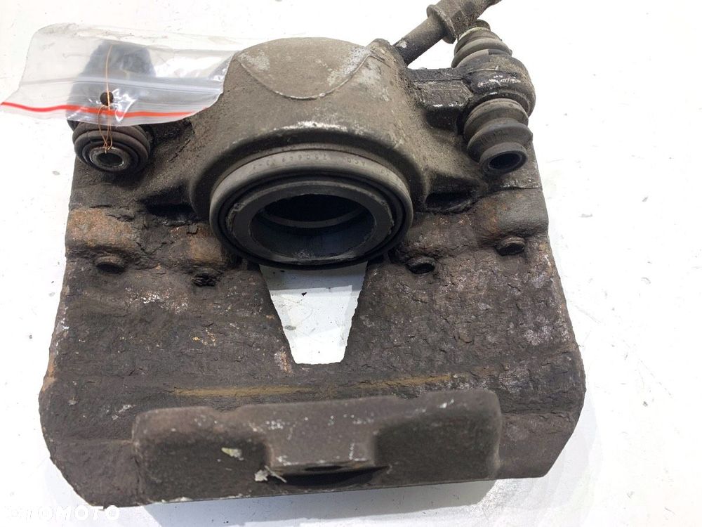 ZACISK LEWY PRZÓD  AUDI Q5 (8RB) 2008 - 2017 2.0 TDI quattro 125 kW [170 KM] olej napędowy 2008 - - 3