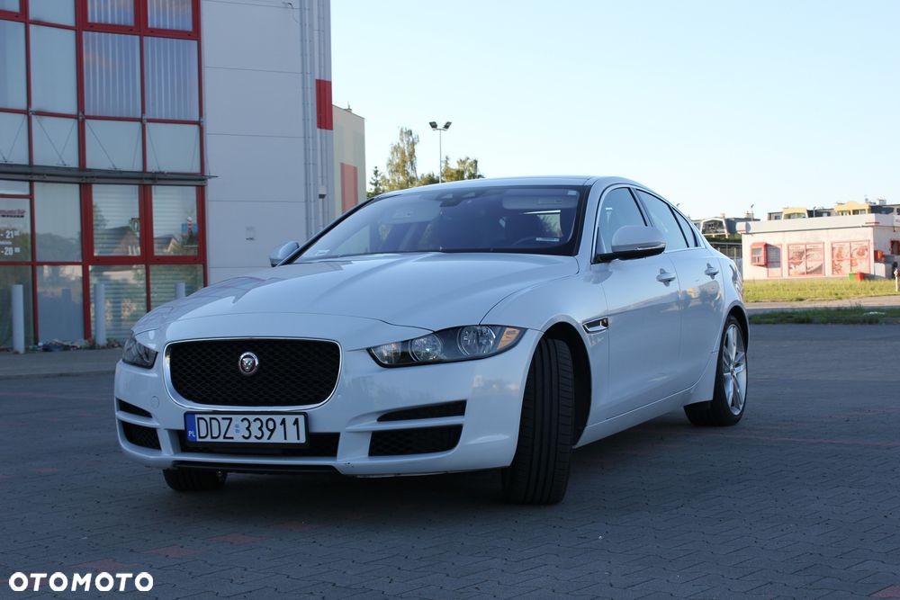 Jaguar XE S - 8