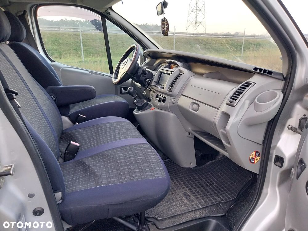 Opel Vivaro - 11