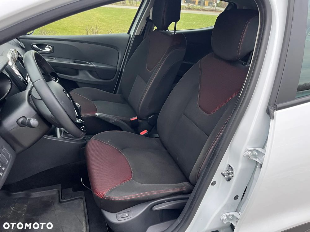 Renault Clio 1.2 16V 75 Experience - 10