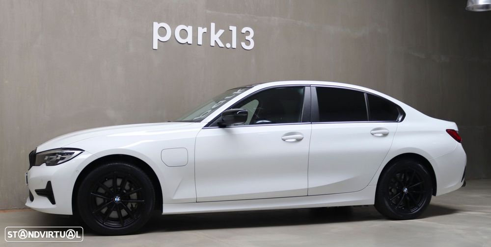 BMW 330 e Line Luxury Auto - 40