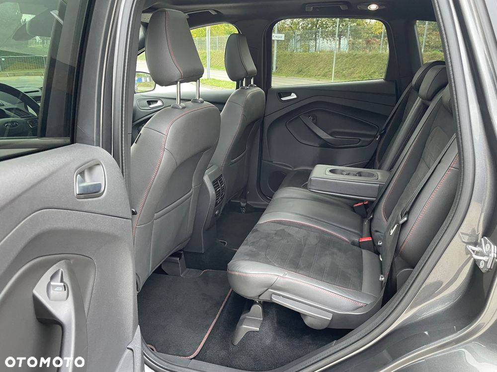 Ford Kuga 1.5 EcoBoost 2x4 ST-Line - 18