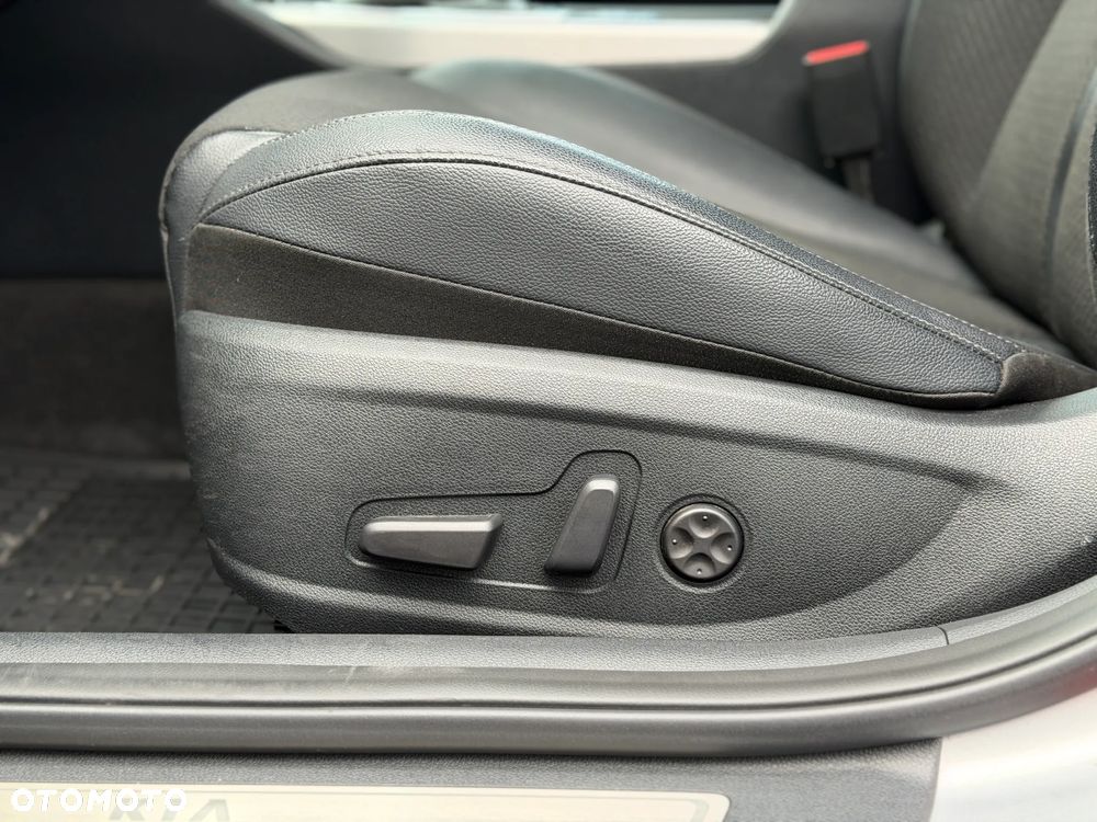 Kia Optima Plug-in Hybrid - 15