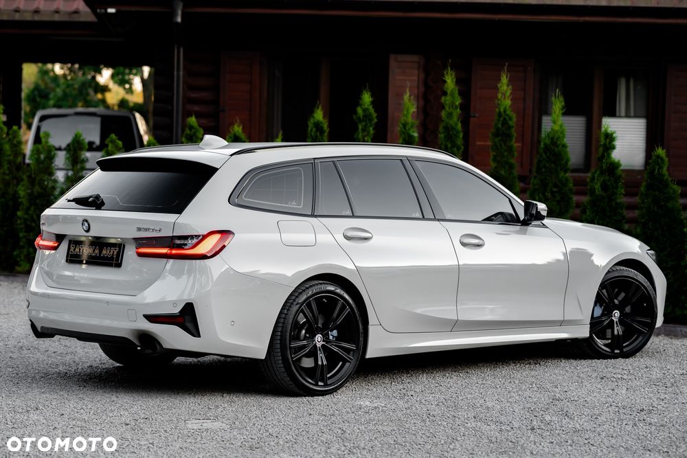 BMW Seria 3 330d xDrive M Sport - 12