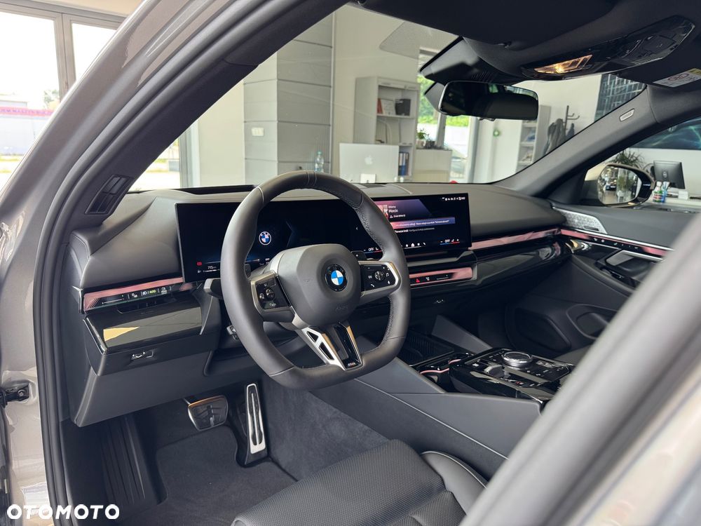 BMW Seria 5 540d xDrive - 17