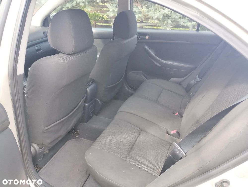 Toyota Avensis 2.0 D-4D High - 6