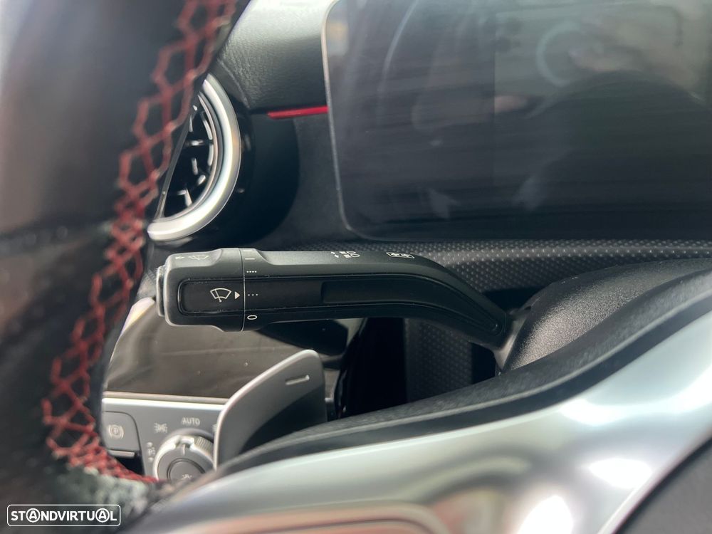 Mercedes-Benz A 250 Limousine e AMG Line - 12