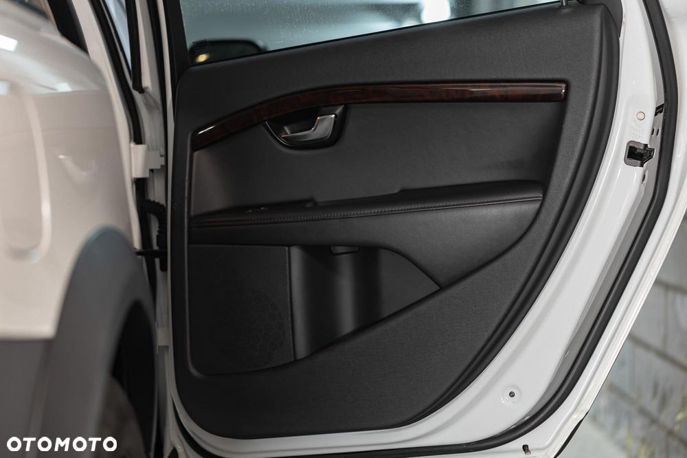 Volvo XC 70 T6 AWD Dynamic Momentum - 18