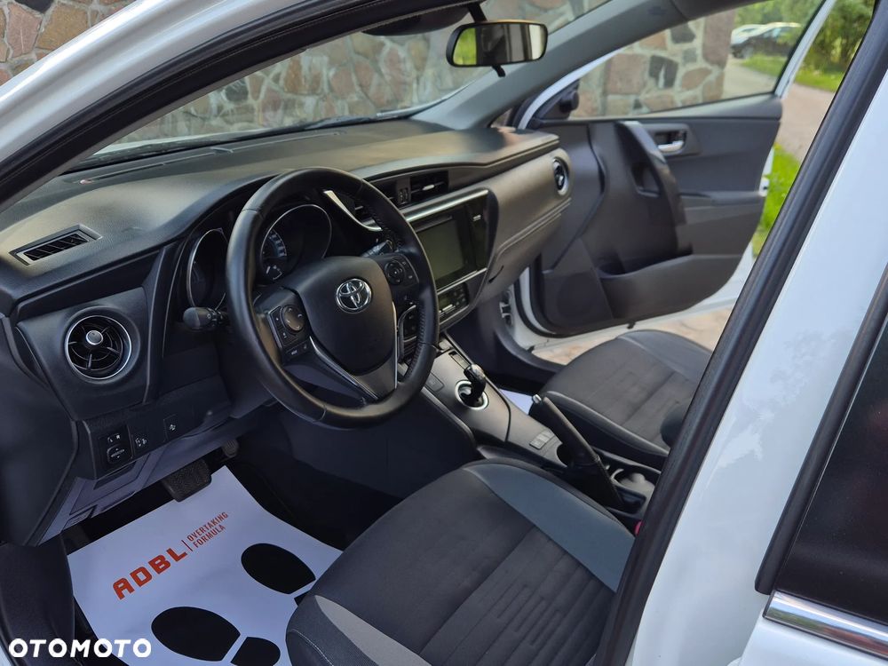 Toyota Auris - 22