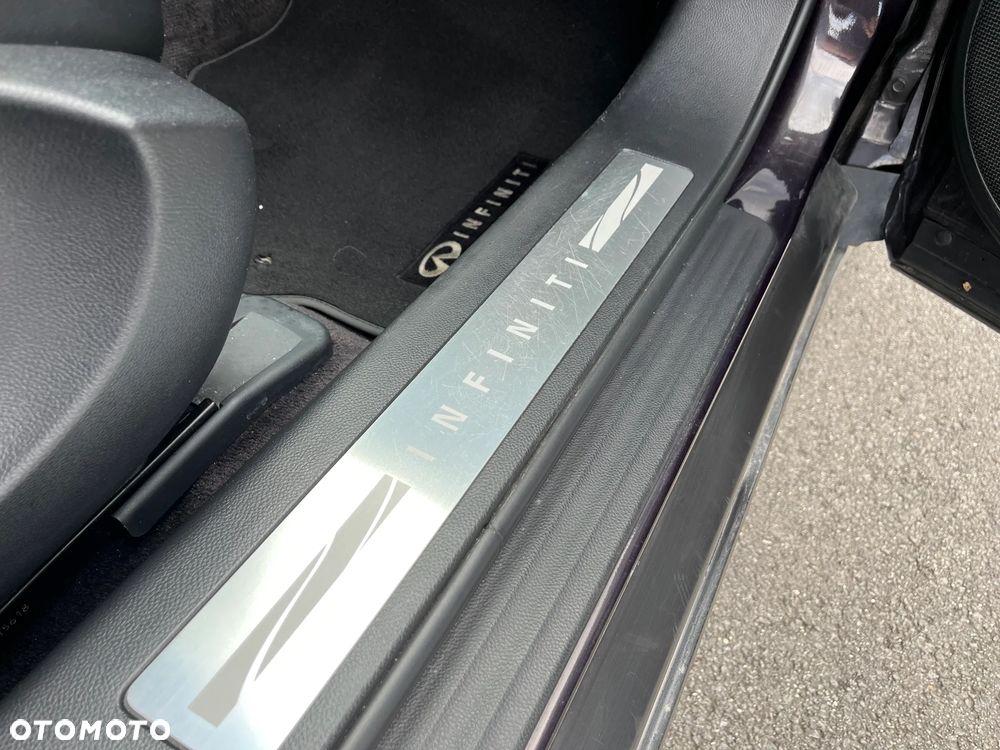 Infiniti QX70 3.0d S - 26