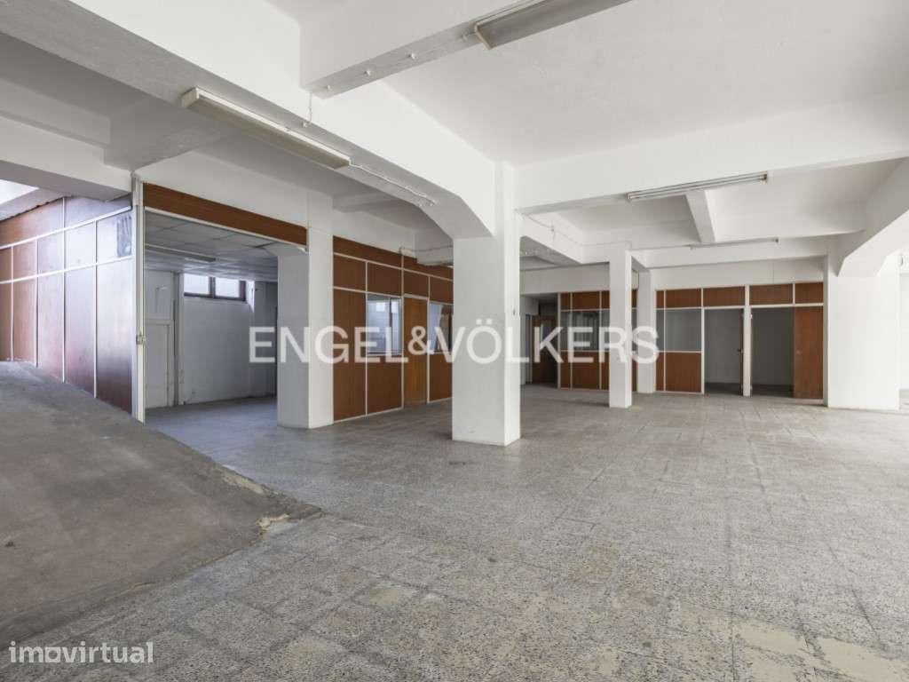 Armazém para Arrendamento - Buraca | 280 m² - Grande imagem: 2/26