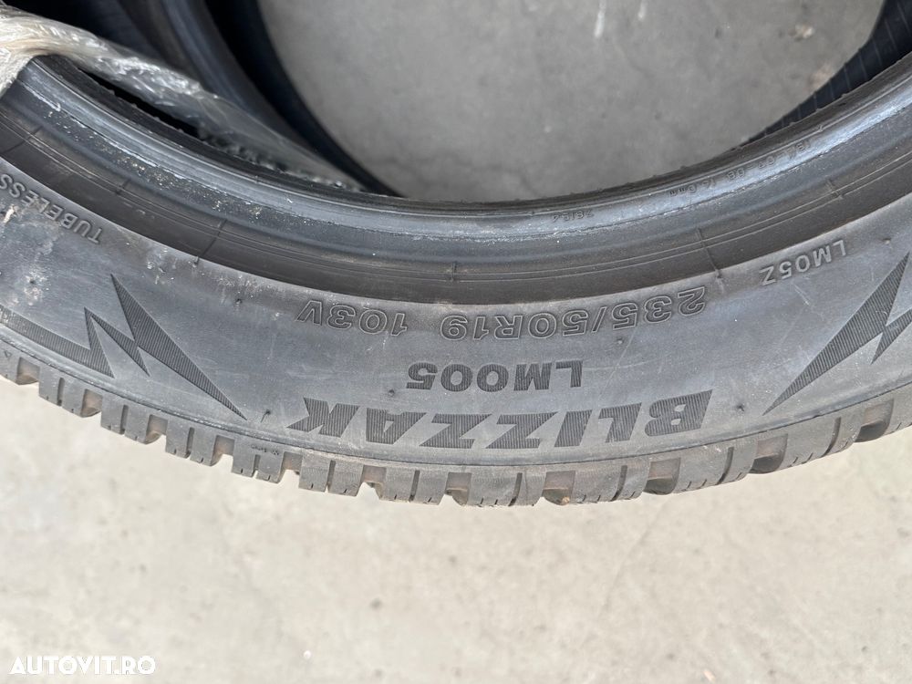 Vând 4 anvelope 235/50/19 bridgestone de iarnă ca noi - 6