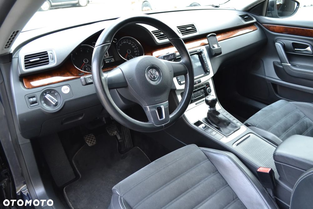 Volkswagen Passat CC - 24